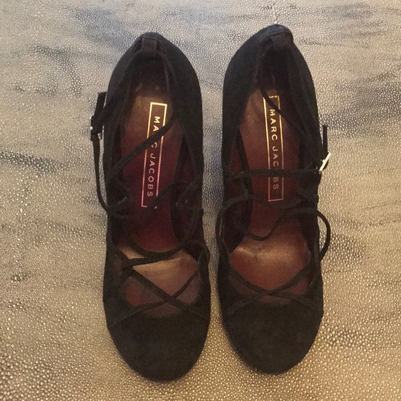 Marc Jacobs NWT REAL LEATHER SUEDE Carrie Ghillie black STRAPPY PUMPS 3… - Picture 2 of 9